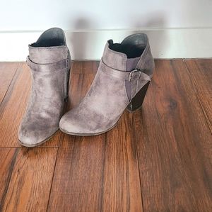 Y2K Fergie Grey Ankle Boots – Women’s Size 8 | Chunky Heel | Minimal Wear